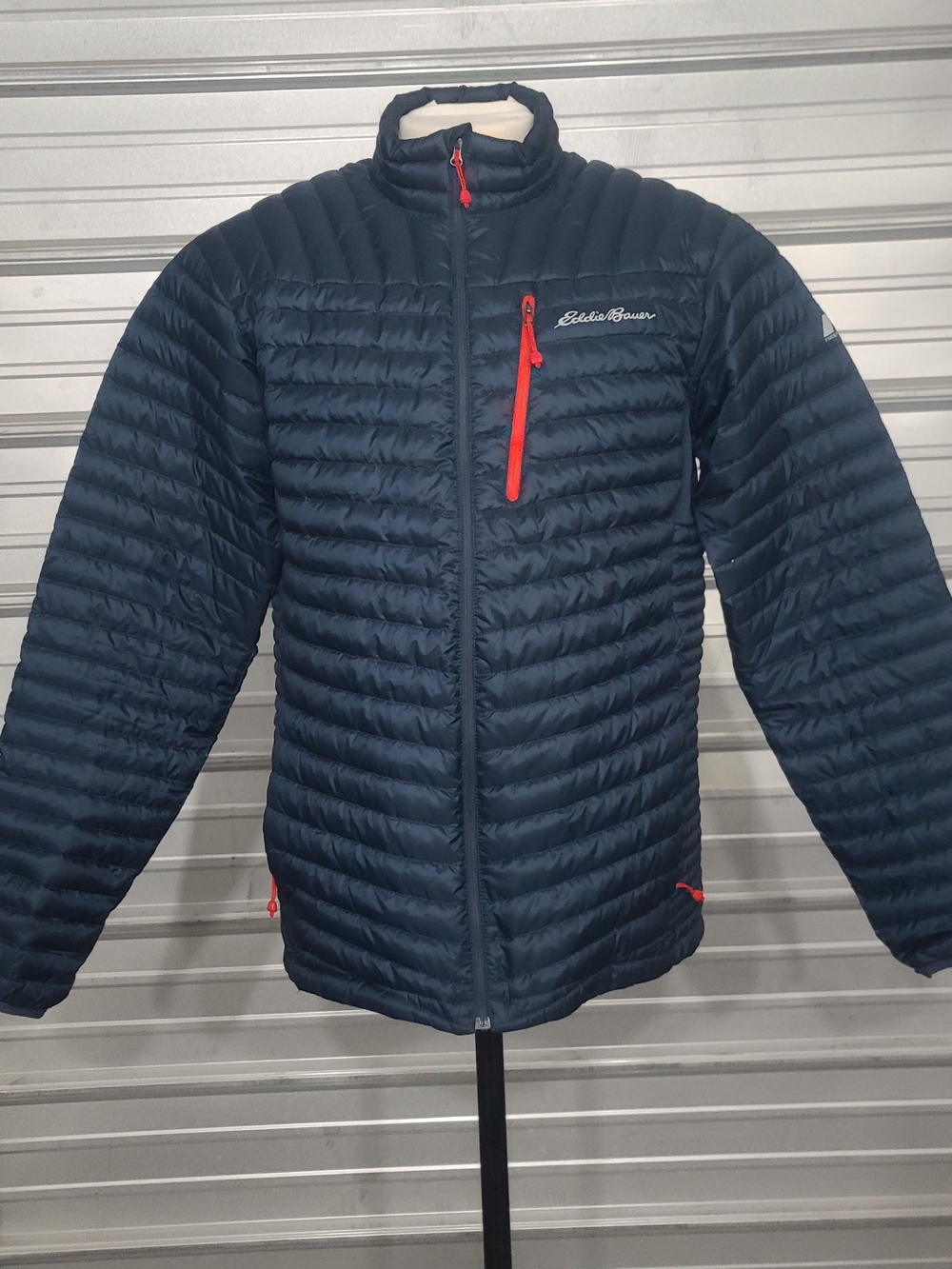 Eddie Bauer First Acent jacket with Red Zipper Accents - Picture 2 of 11